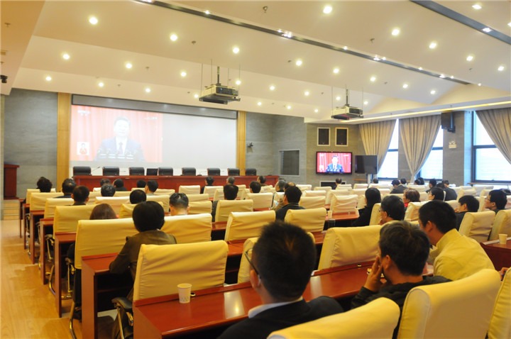 云南HB火博·(Home)集团组织宽大党员干部职工收看党的十九大开幕式实况深受鼓励反映热烈