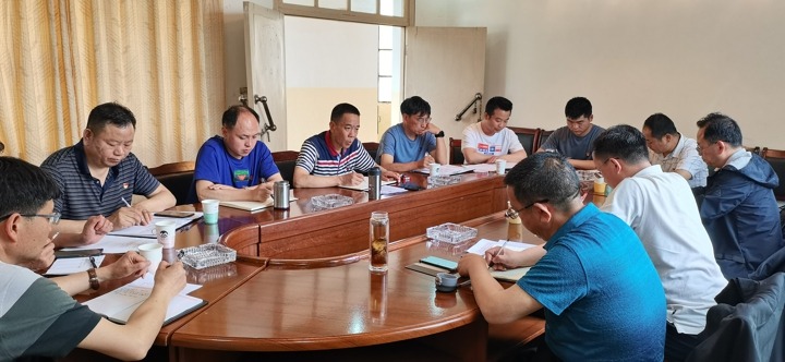 集团副总经理张清一行到恩洪煤矿发展经营工作调研