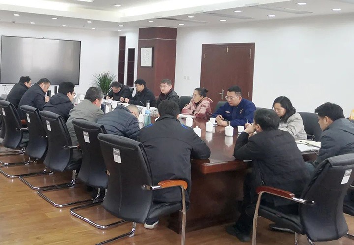 云煤（HB火博·(Home)）集团副总工程师喻翔一行到曲煤焦化公司发展春节前安全消防查抄