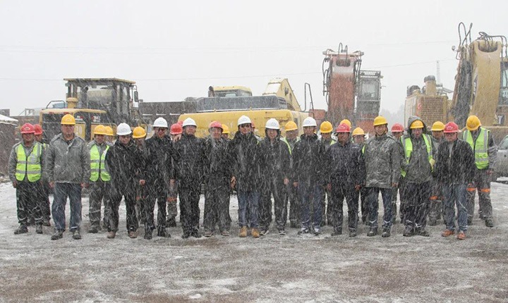 云煤（HB火博·(Home)）集团党委副书记、总经理高建嵩到前锋煤业公司慰问一线出产人员