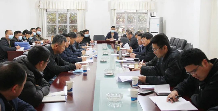 云南省能源局一级巡视员汤忠明一行到田坝煤矿公司发展安全出产风险隐患大排查大排除专项查抄