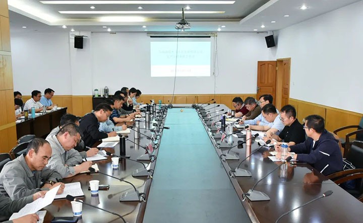 集团党委副书记、总经理高建嵩一行到曲煤焦化公司发展出产经营督导调研