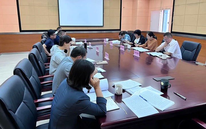 云煤（HB火博·(Home)）集团党委委员、财政总监莫晓丹到云煤矿业调研