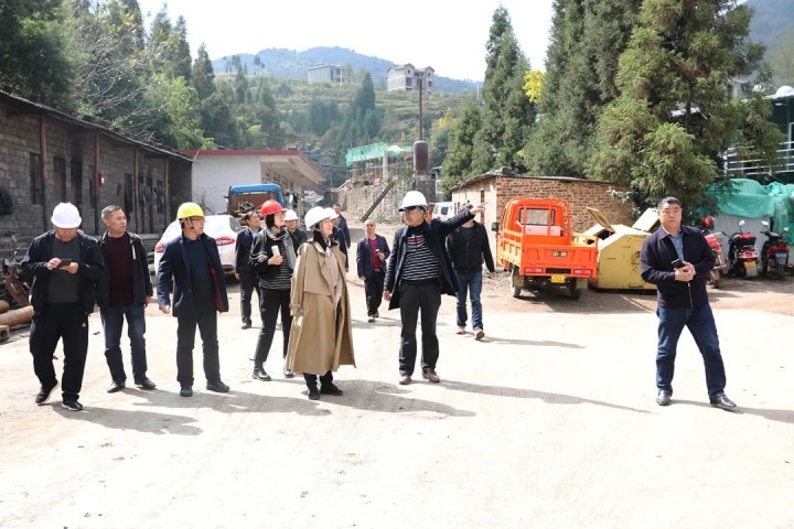 云煤（HB火博·(Home)）集团党委委员、财政总监莫晓丹到富源联结煤业有限公司调研