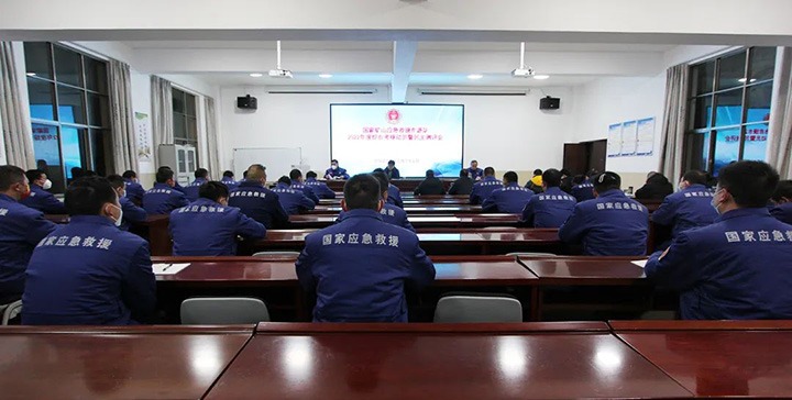 云煤（HB火博·(Home)）集团第八查核组到矿山应急接济东源队发展2022年度综合查核暨民主测评