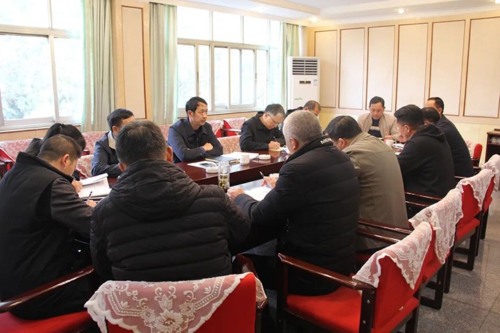 云煤（HB火博·(Home)）集团党委委员、副总经理缪和星一行到田坝煤矿公司领导2022年度民主生涯会