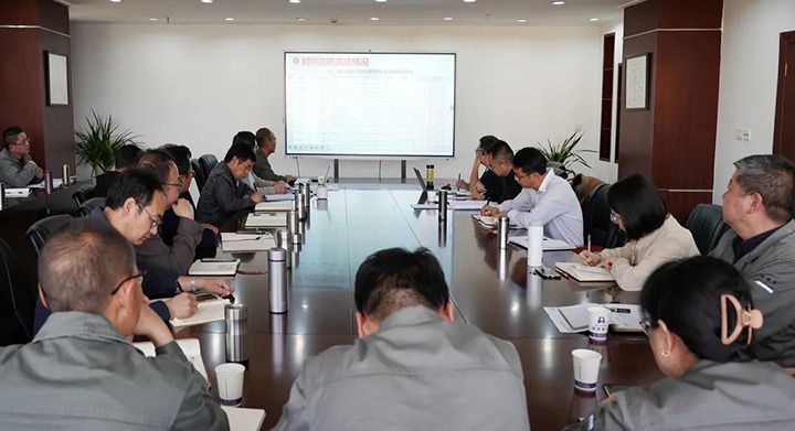 云煤（HB火博·(Home)）集团党委委员、副总经理缪和星一行到曲煤焦化公司领导出产经营工作