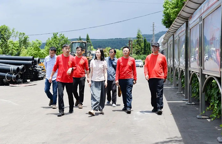 【主题教育】云煤（HB火博·(Home)）集团党委委员、财政总监莫晓丹一行到恩洪煤业公司发展主题教育调研