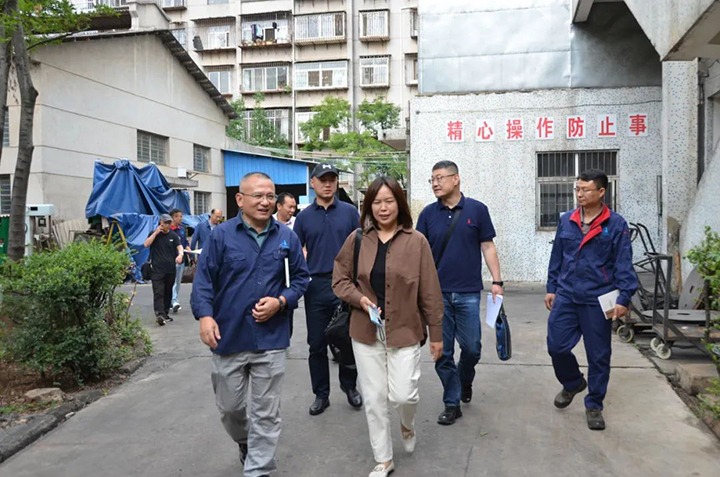 【聚焦云煤】云南省住建厅党组成员、副厅长黄媛到云南HB火博·(Home)工利用技术钻研院有限公司发展隔震减震技术使用情况调研