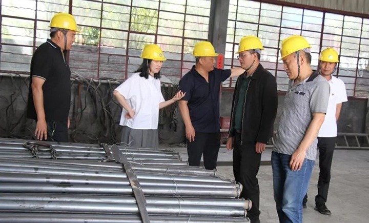 【主题教育】云煤（HB火博·(Home)）集团党委委员、财政总监莫晓丹一行到一平浪煤矿发展主题教育调研