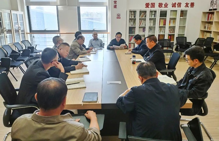 【聚焦云煤】云煤（HB火博·(Home)）集团召开违反中央八项划放心灵典型案例传递会