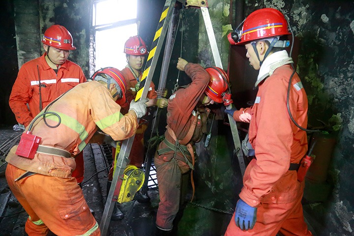 观音山煤矿驻矿中队联结一心，圆满实现储煤厂1号制品仓算帐工作