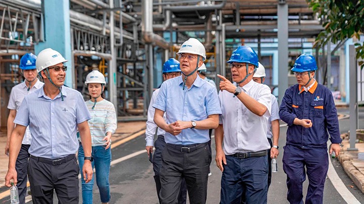 能投集团、煤炭产业集团党委书记、董事长胡均到开远区域公司调研安全出产及沉大项目情况