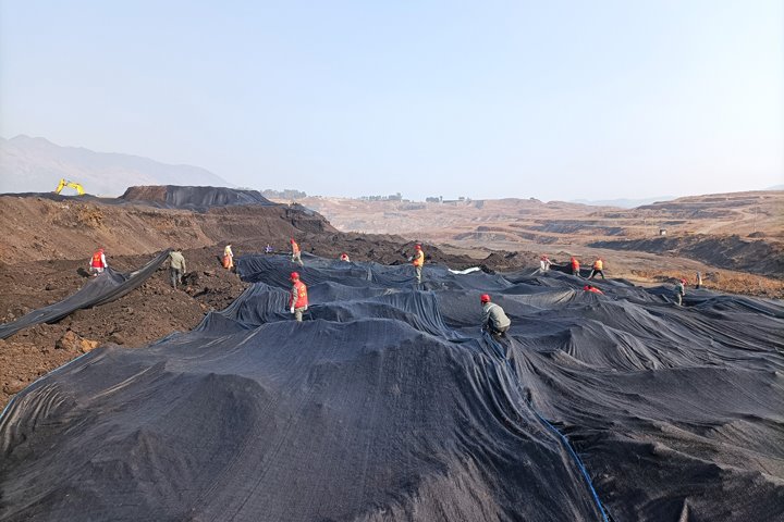 可保煤矿以行动践行环保使命为煤堆批上“绿色表套”