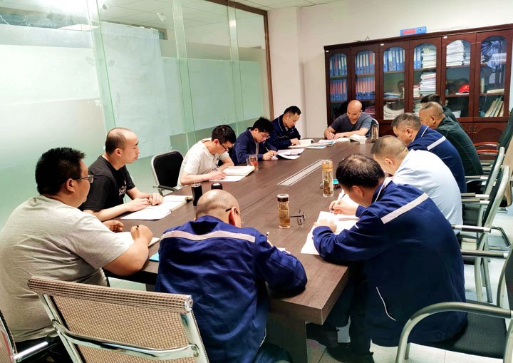 煤矿“夜讲堂”：值班间隙一幼时，人人都是安全讲师！